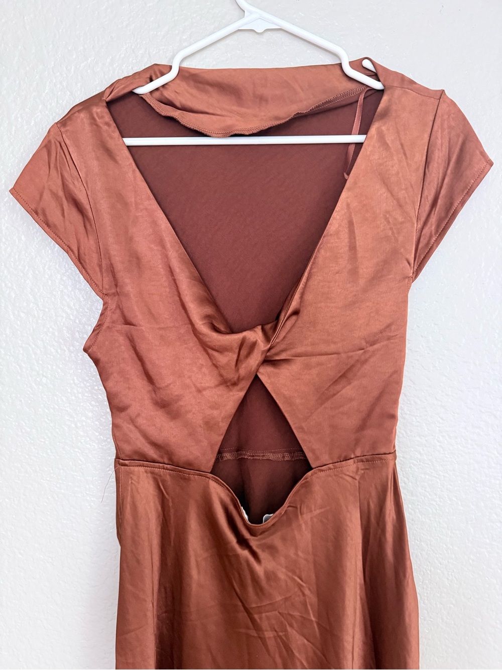 Selfie Leslie Lucinda Twist Back Midi Dress Brown - Picture 5 of 6